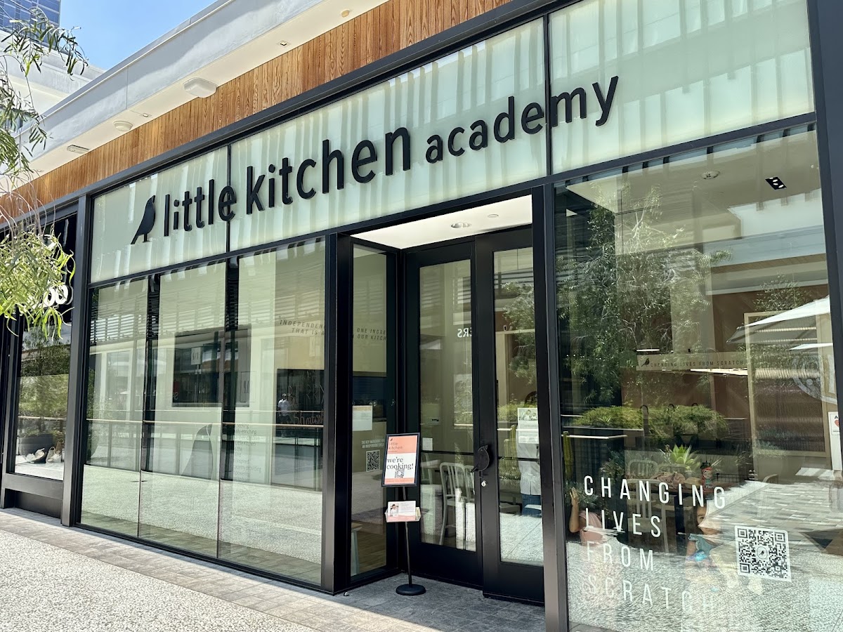 Little Kitchen Academy Los Angeles Westfield Century City class experience